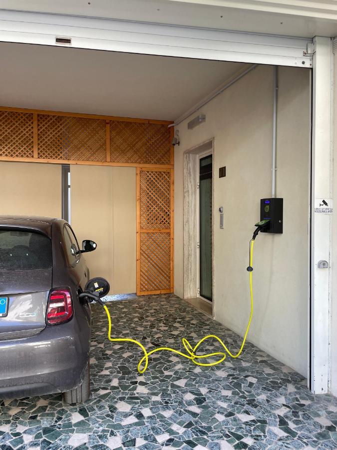 Hotel Lazzarini ベラーリア・イジェア・マリーナ エクステリア 写真